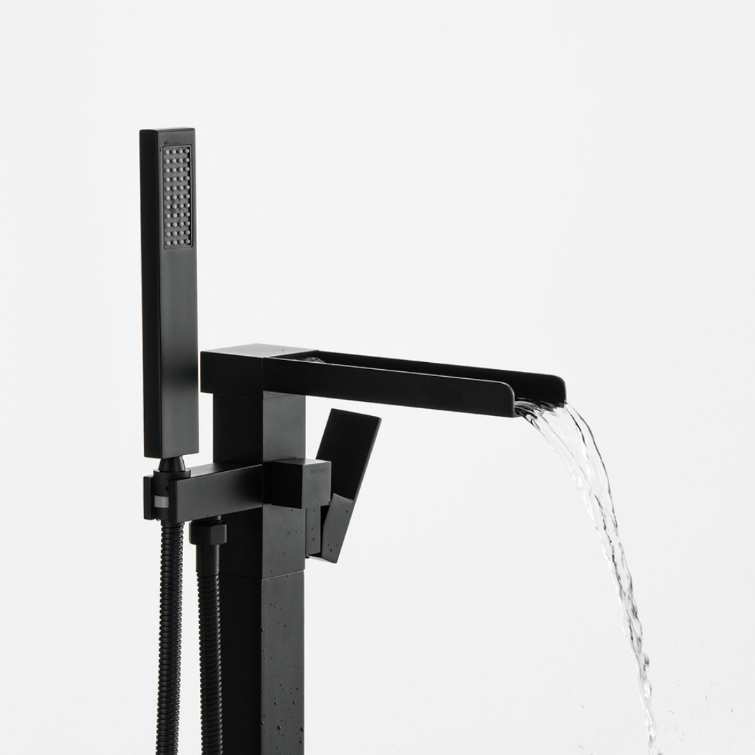Freestanding Bath Faucet Lisandro – Waterfall Spout – Matte black
