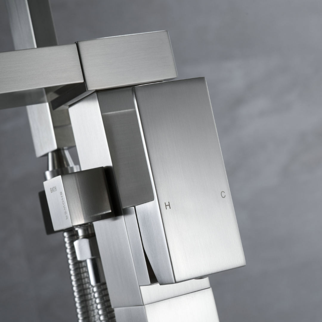 Freestanding Bath Faucet Lisandro – Waterfall Spout – Brushed nickel