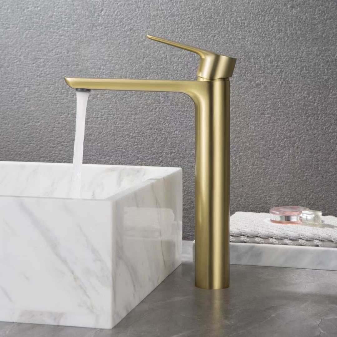 Freestanding Bath Faucet Lisandro – Waterfall Spout – Brushed nickel