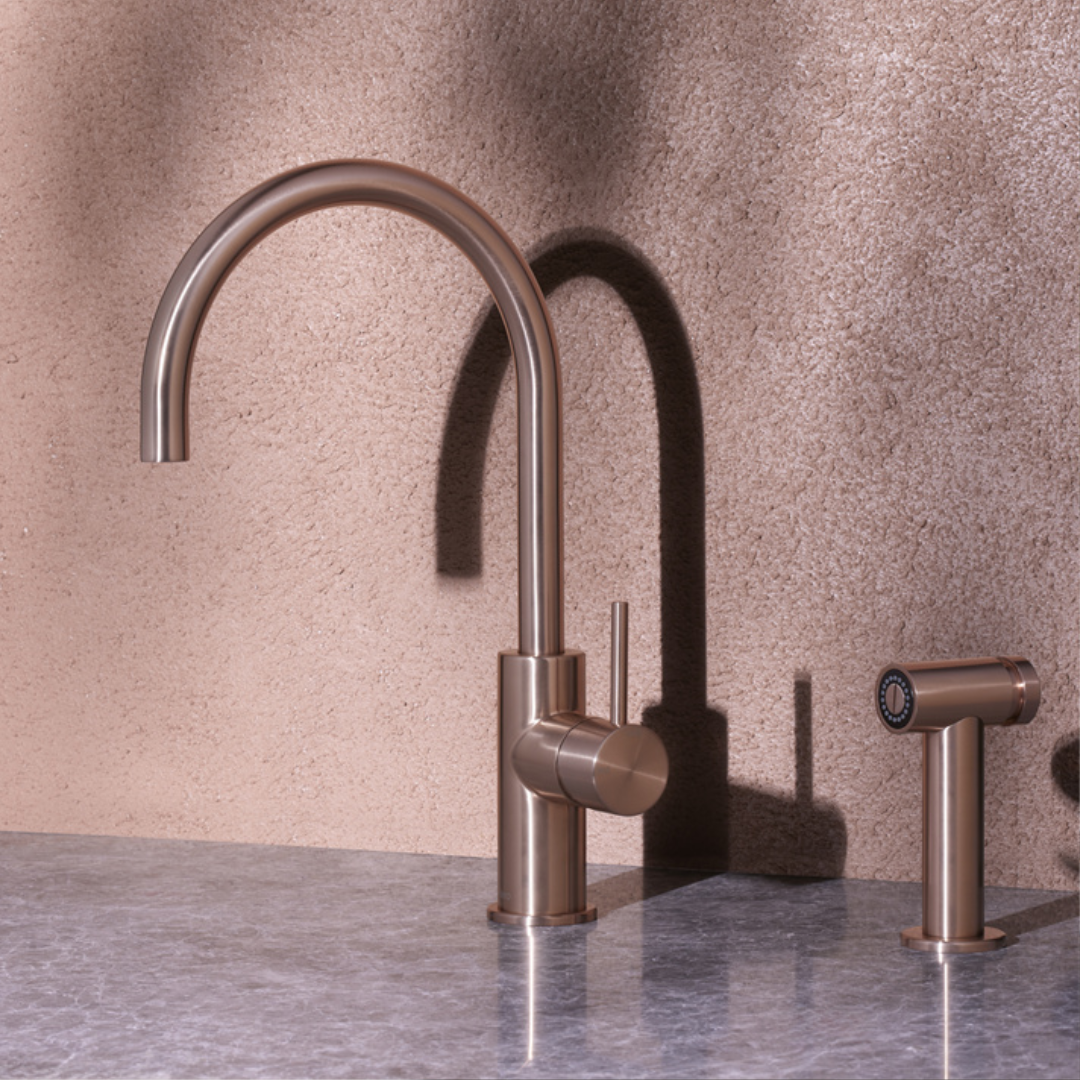 Keukenkraan Capri – Met handspray - Brushed bronze