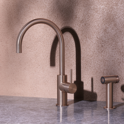 Keukenkraan Capri – Met handspray - Brushed bronze