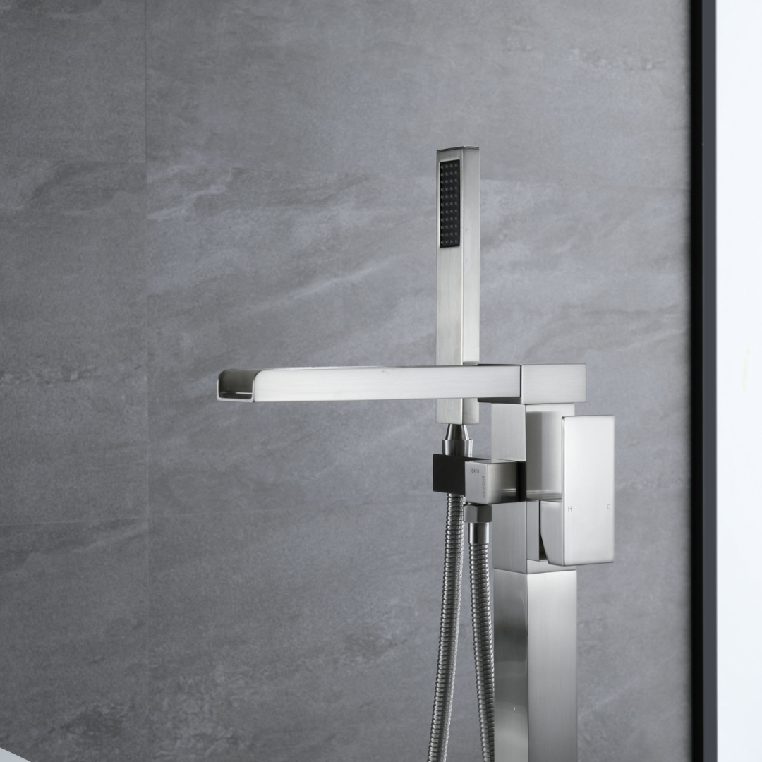 Freestanding Bath Faucet Lisandro – Waterfall Spout – Brushed nickel