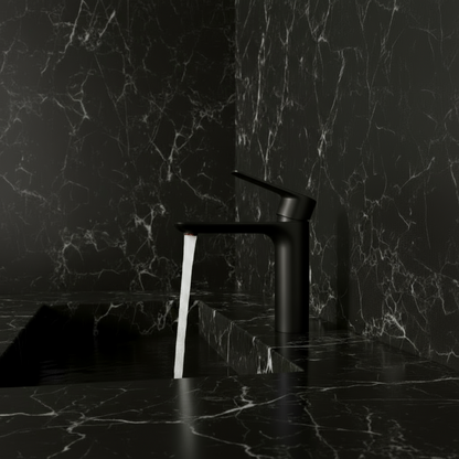 Freestanding Bath Faucet Lisandro – Waterfall Spout – Brushed nickel