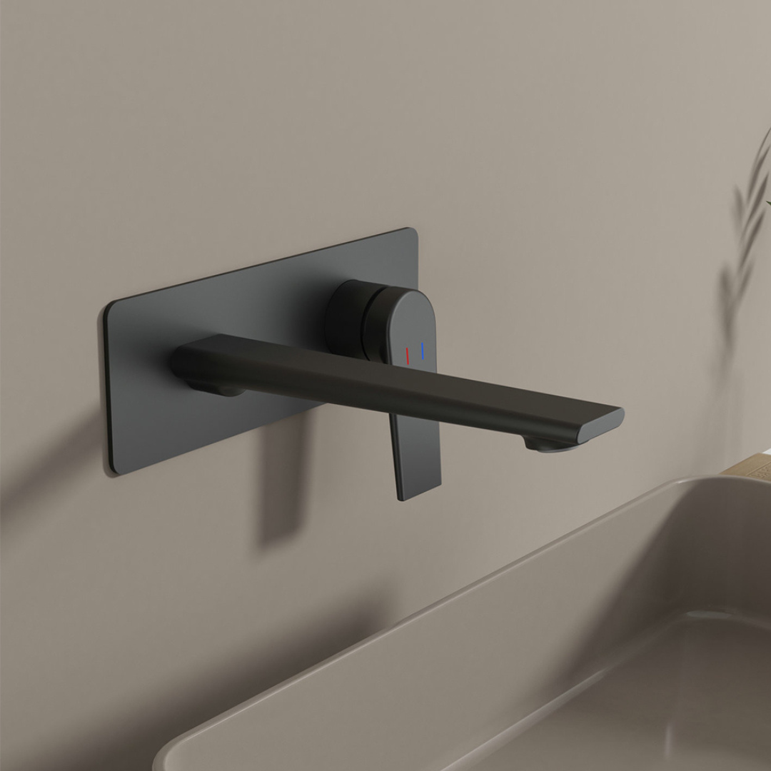 Freestanding Bath Faucet Lisandro – Waterfall Spout – Brushed nickel