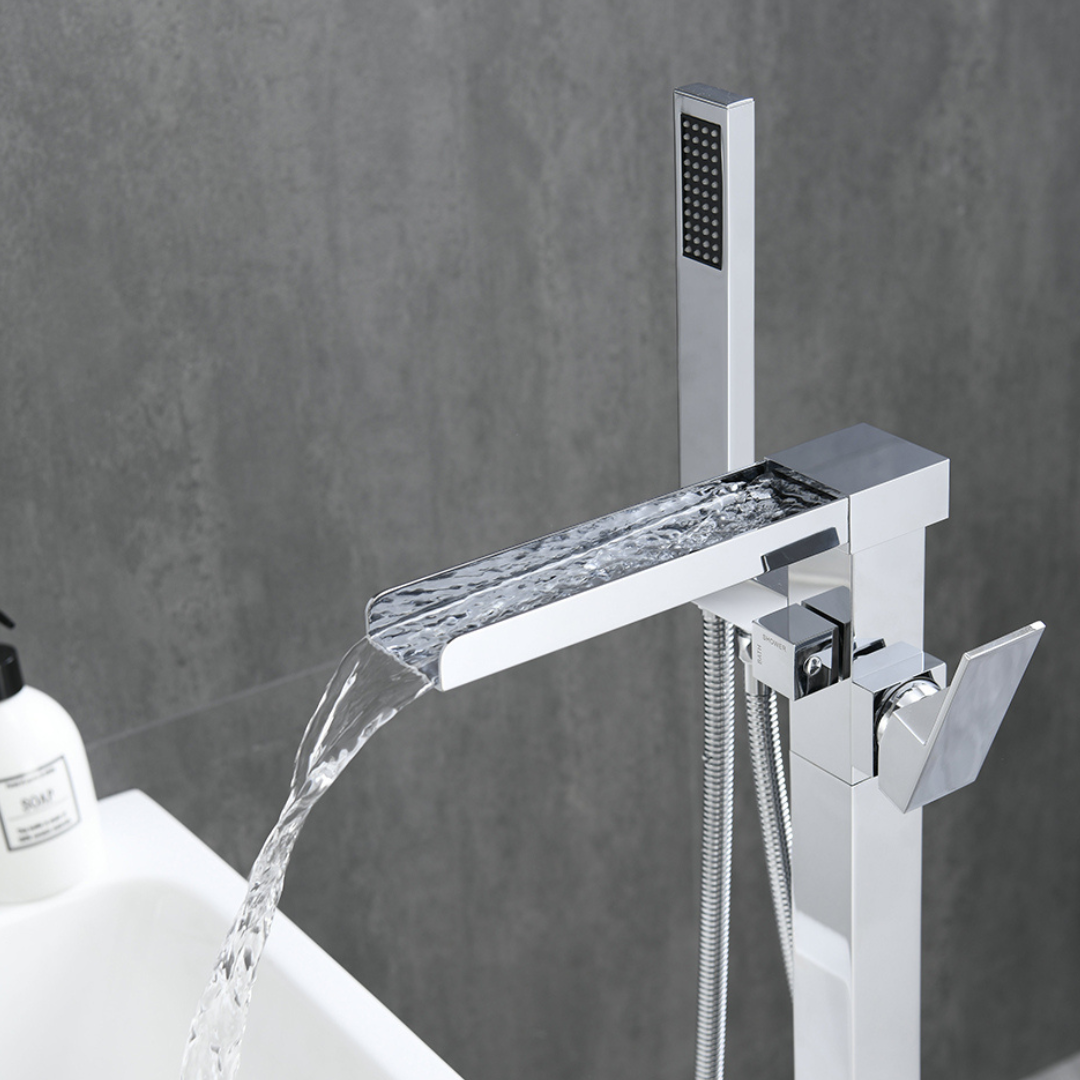 Freestanding Bath Faucet Lisandro – Waterfall Spout – Chrome