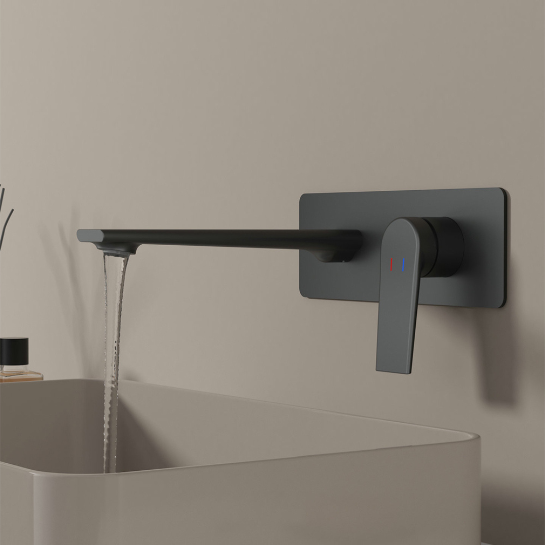 Freestanding Bath Faucet Lisandro – Waterfall Spout – Brushed nickel