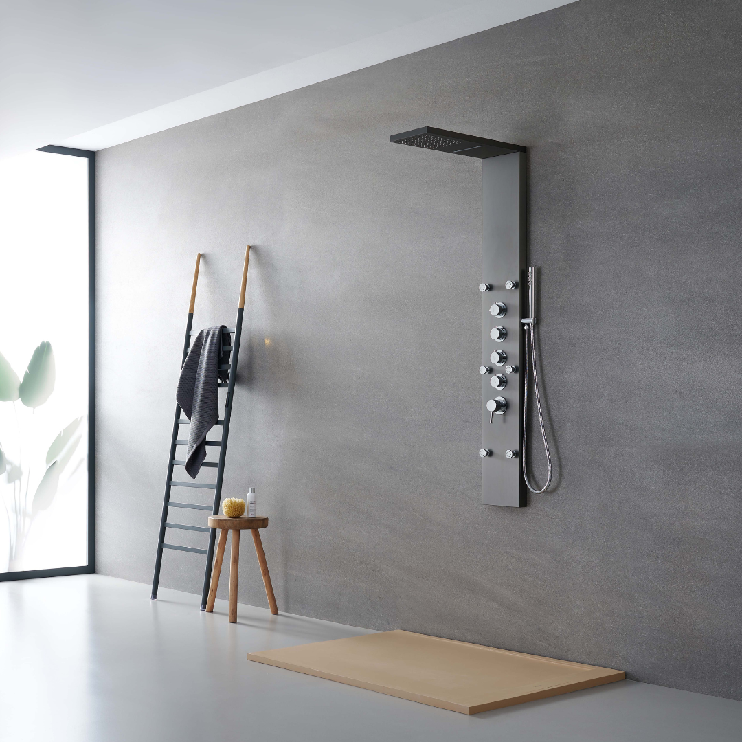 Freestanding Bath Faucet Lisandro – Waterfall Spout – Brushed nickel