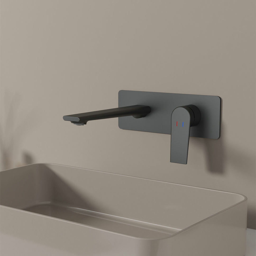 Freestanding Bath Faucet Lisandro – Waterfall Spout – Brushed nickel