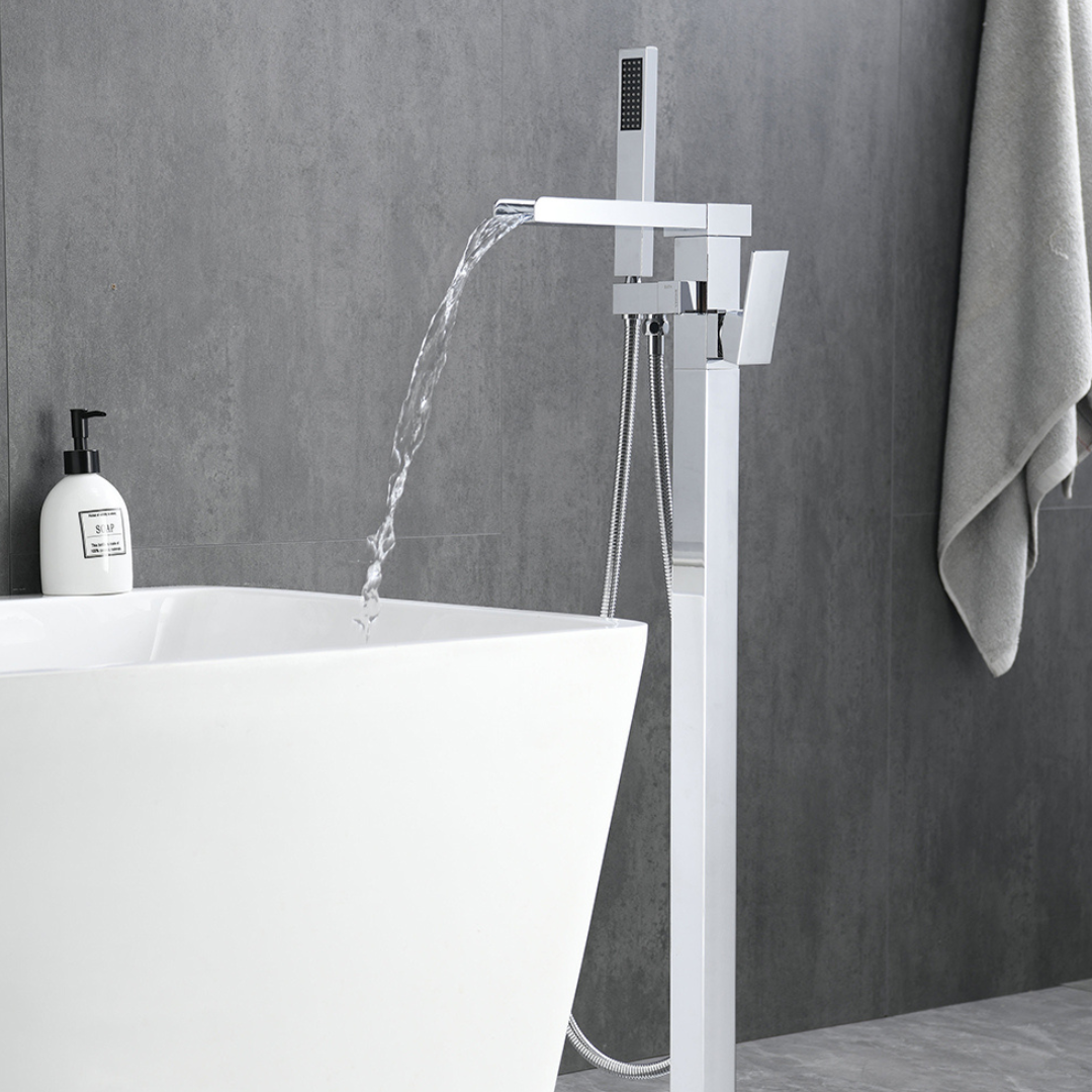 Freestanding Bath Faucet Lisandro – Waterfall Spout – Chrome
