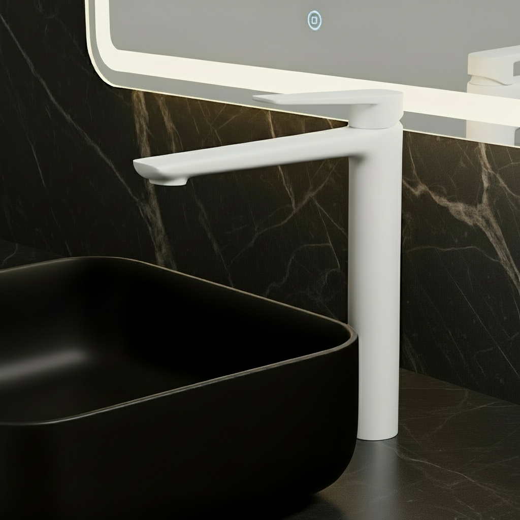 Freestanding Bath Faucet Lisandro – Waterfall Spout – Brushed nickel